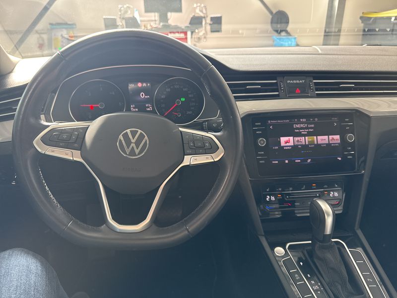 Volkswagen Passat 2.0 TDI Business — zdjęcie 11