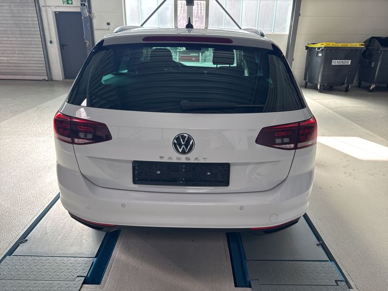 Volkswagen Passat 2.0 TDI Business — zdjęcie 4