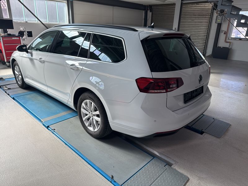 Volkswagen Passat 2.0 TDI Business — zdjęcie 3