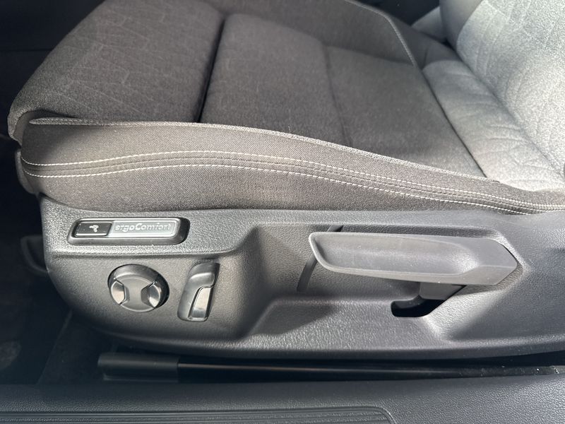 Volkswagen Passat 2.0 TDI Business — zdjęcie 24