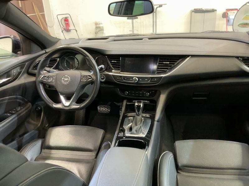 Opel Insignia Sports Tourer 2.0 CDTI Dynamic — zdjęcie 12