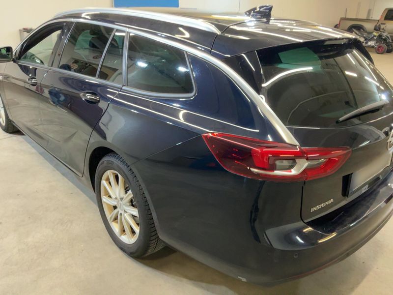 Opel Insignia Sports Tourer 2.0 CDTI Dynamic — zdjęcie 3
