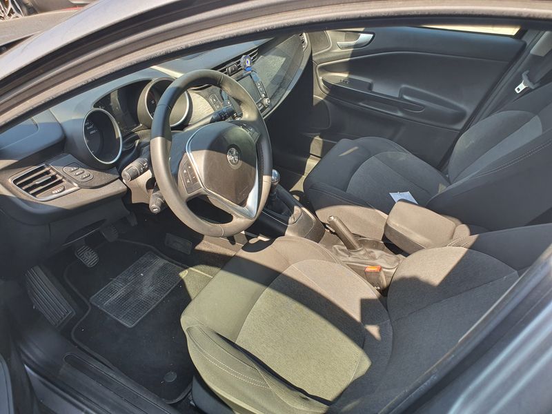 Alfa Romeo Giulietta 1.6 JTD Basis — zdjęcie 10