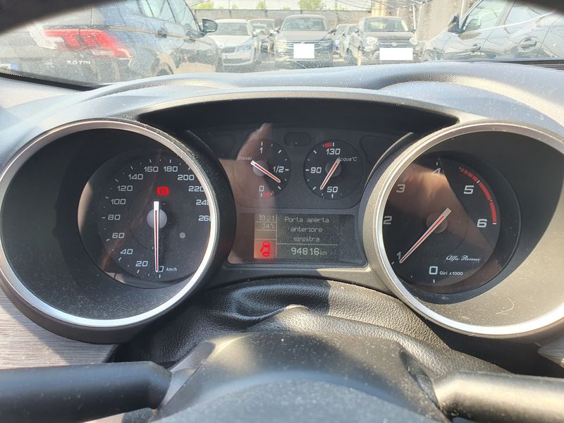 Alfa Romeo Giulietta 1.6 JTD Basis — zdjęcie 12
