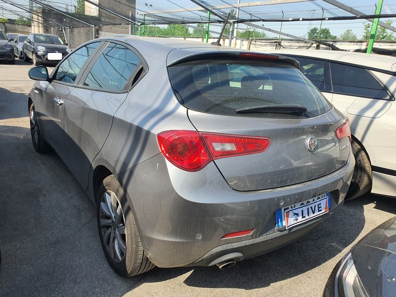 Alfa Romeo Giulietta 1.6 JTD Basis — zdjęcie 3