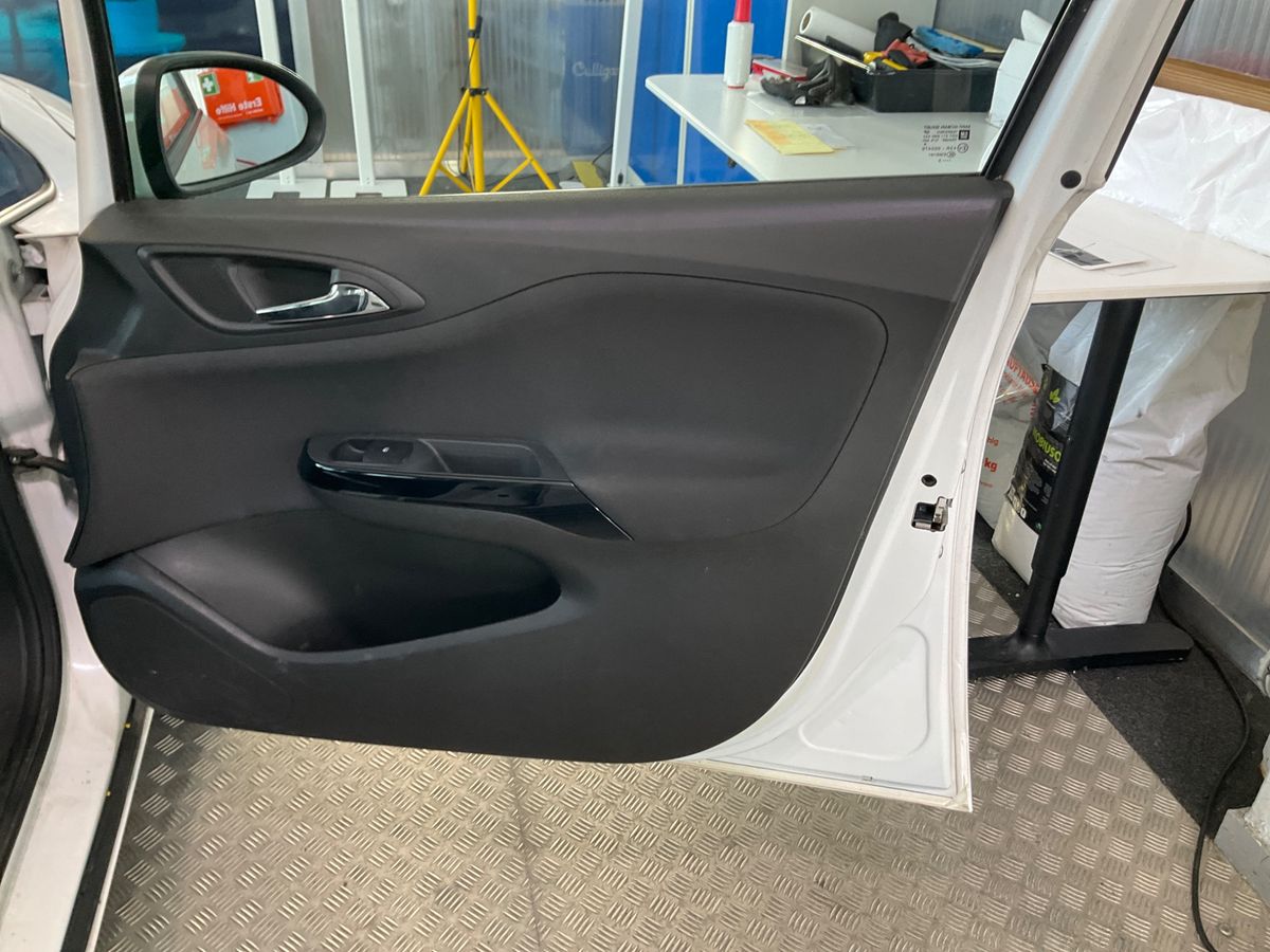 Opel Corsa 2015 — photo 37