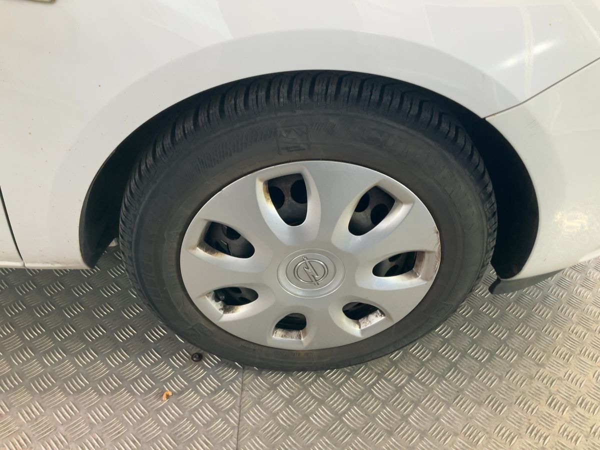 Opel Corsa 2015 — photo 12