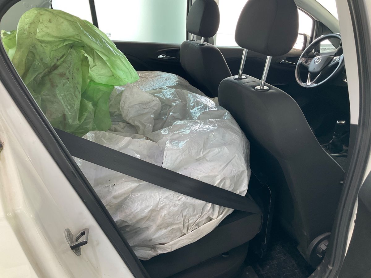 Opel Corsa 2015 — photo 38