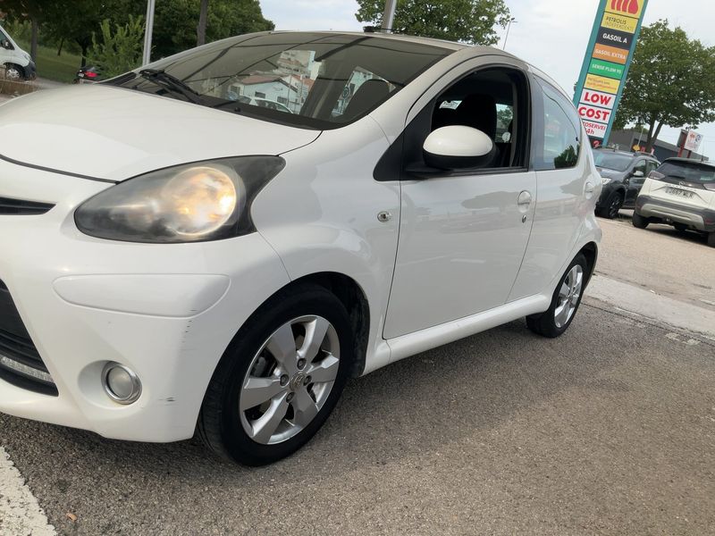 Toyota Aygo 1.0 City 2013 – снимка 2