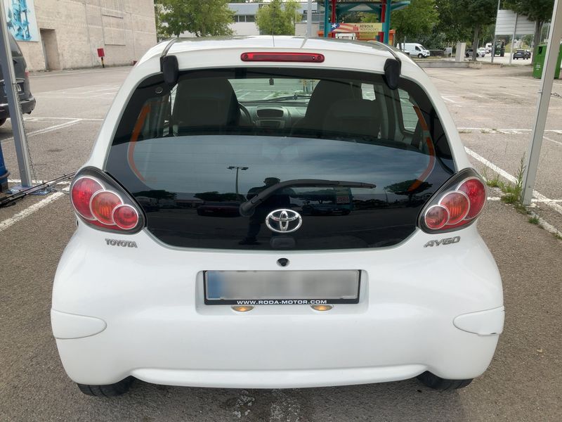 Toyota Aygo 1.0 City 2013 – снимка 7
