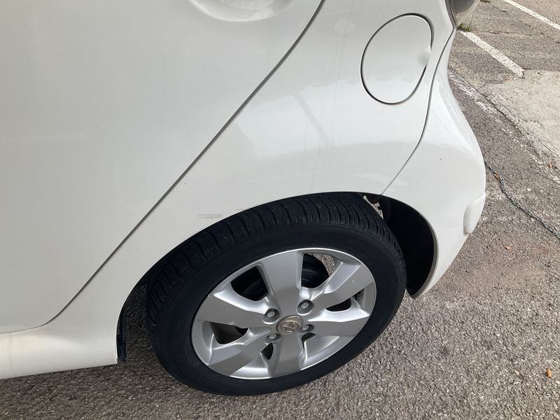 Toyota Aygo 1.0 City 2013 – снимка 26
