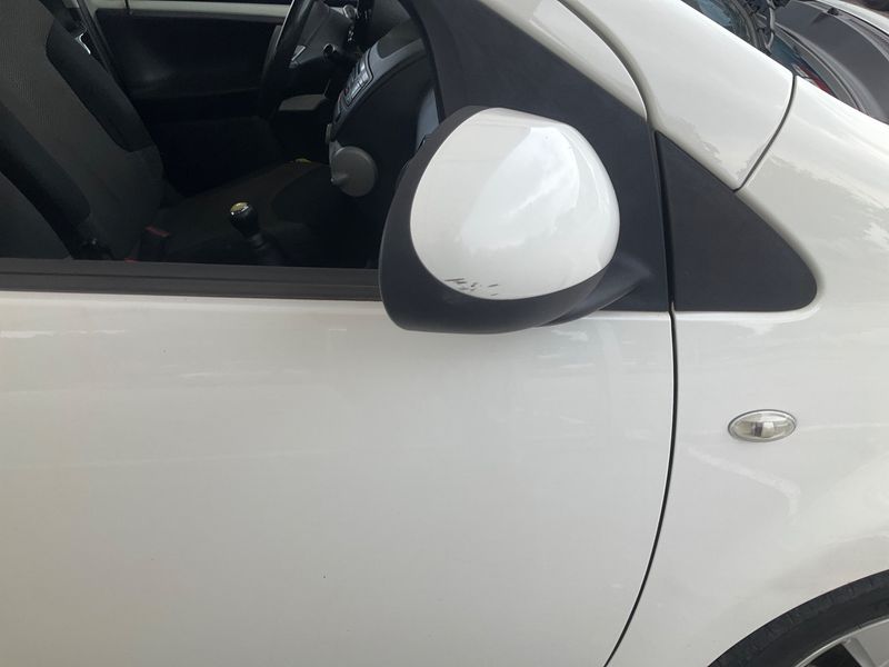 Toyota Aygo 1.0 City 2013 – снимка 22