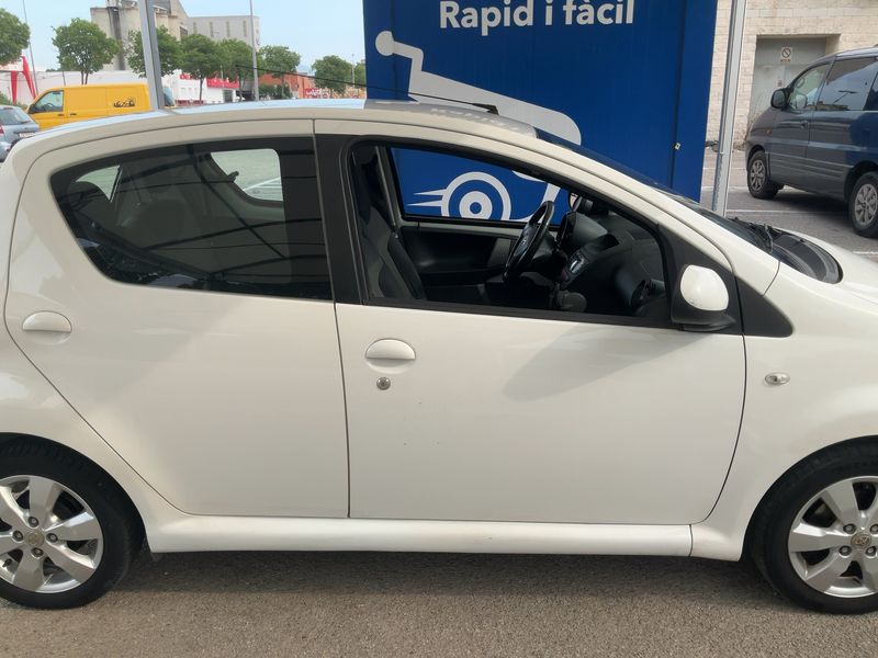 Toyota Aygo 1.0 City 2013 – снимка 10