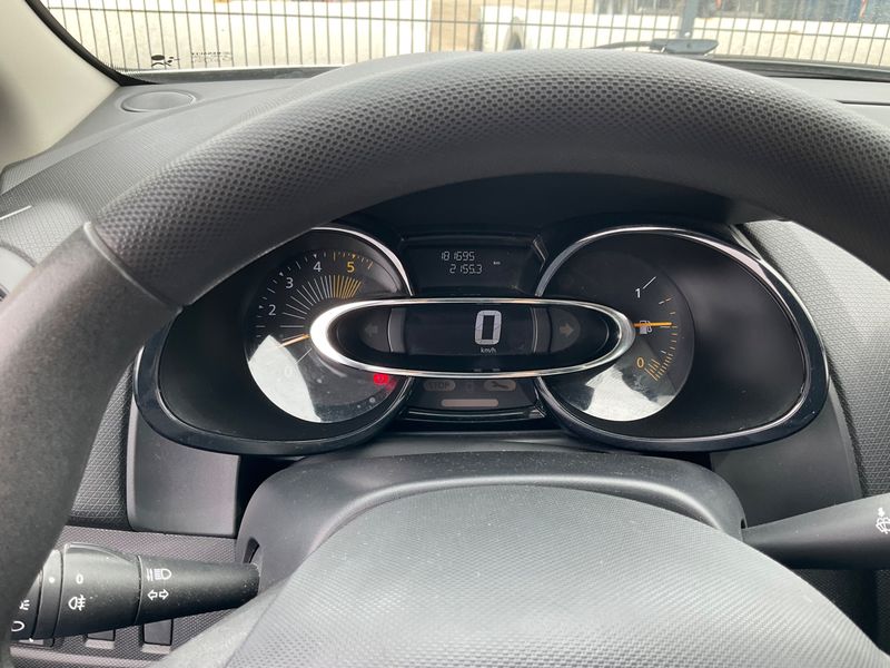 Renault Clio 1.5 dCi Expression — zdjęcie 4
