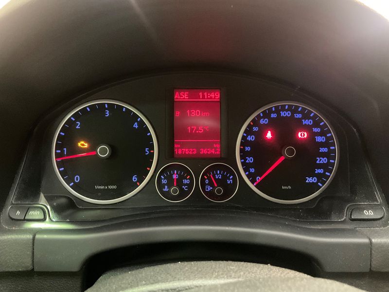 Volkswagen Tiguan 2.0 TDI Confortline 4Motion — zdjęcie 13