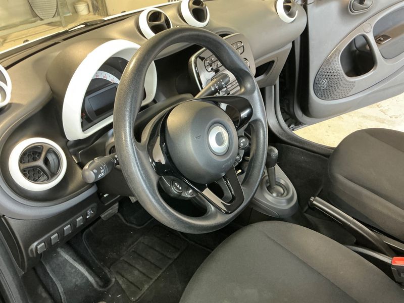 Smart fortwo electric drive 60 kW Standard 2019 – снимка 26