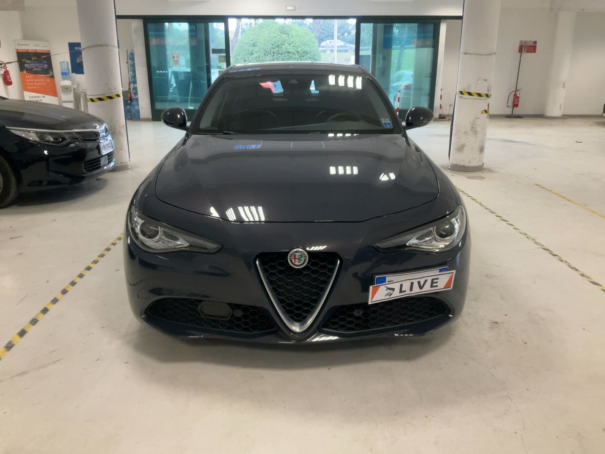 Alfa Romeo 2018 — photo 15