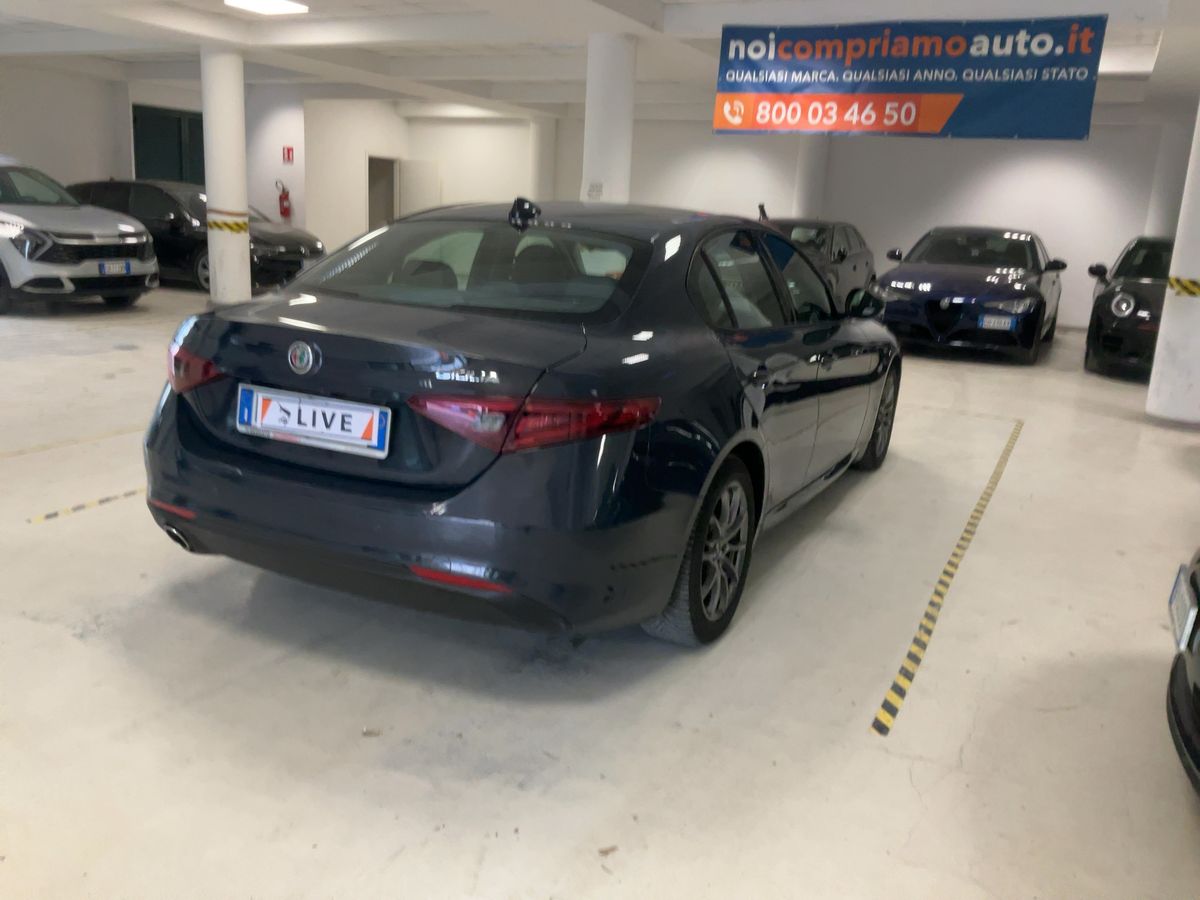 Alfa Romeo 2018 — photo 9