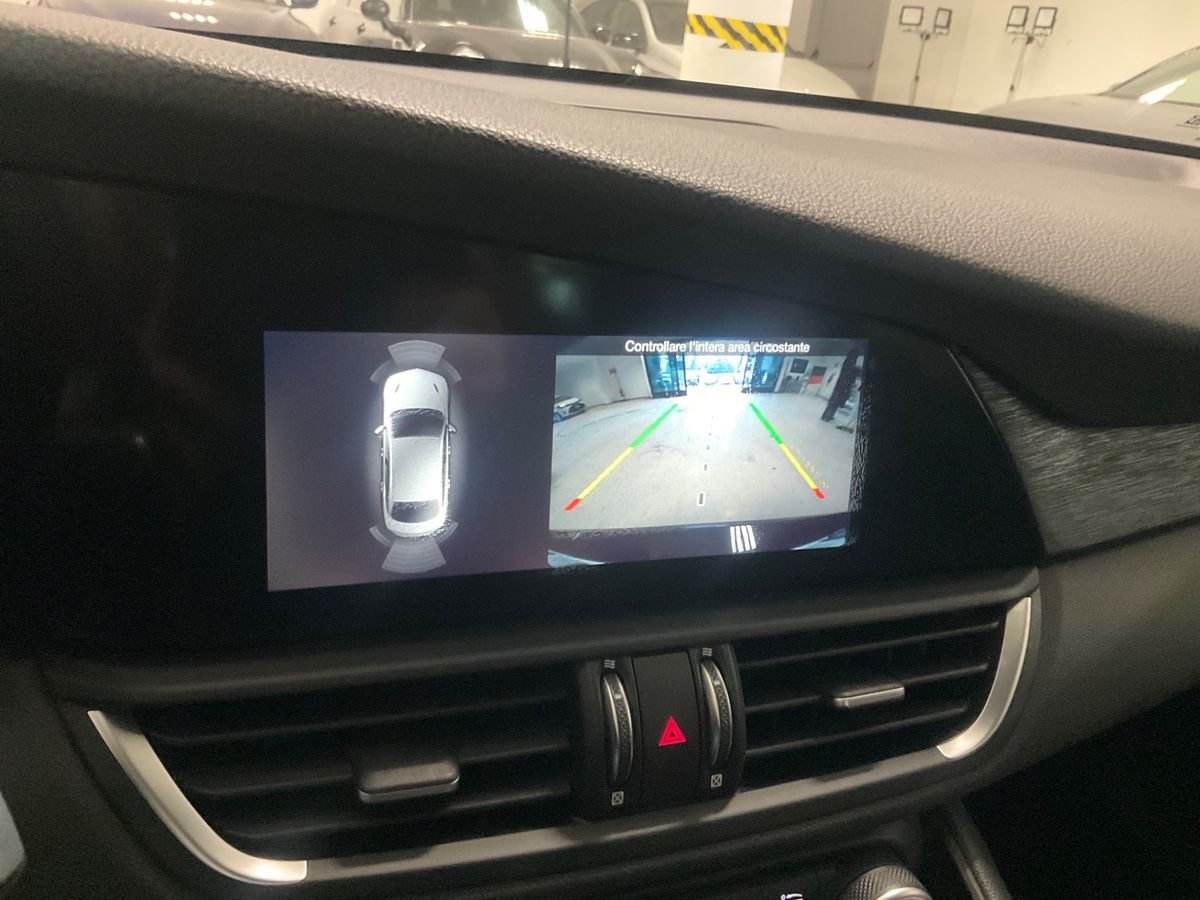 Alfa Romeo 2018 — photo 28