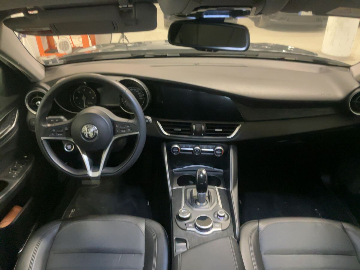 Alfa Romeo 2018 — photo 18