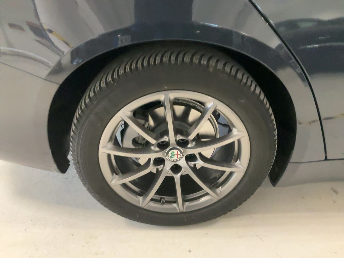 Alfa Romeo 2018 — photo 10