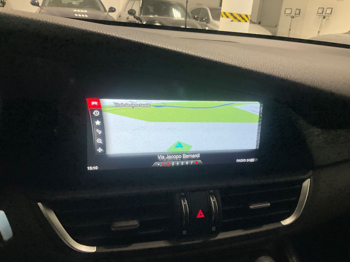 Alfa Romeo 2018 — photo 27