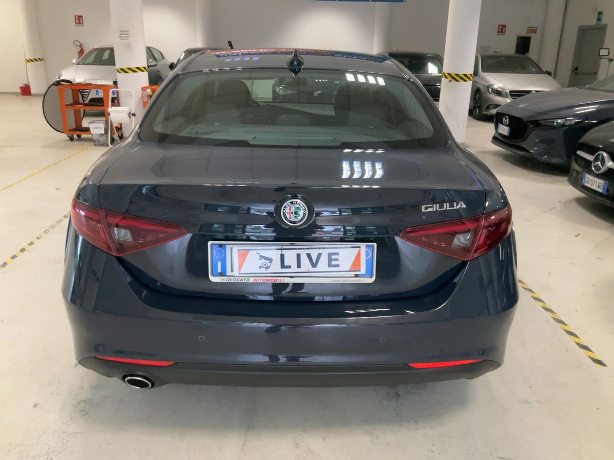 Alfa Romeo 2018 — photo 8