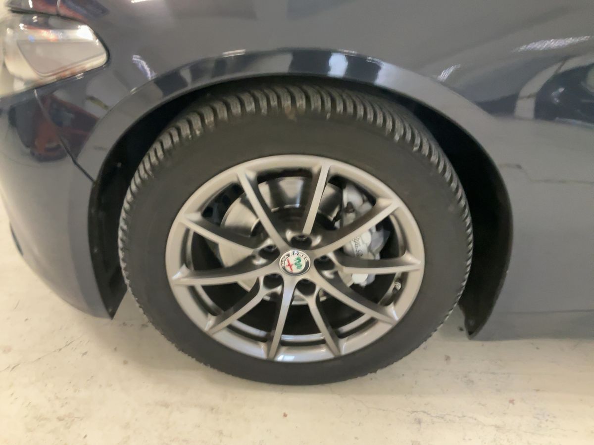 Alfa Romeo 2018 — photo 4