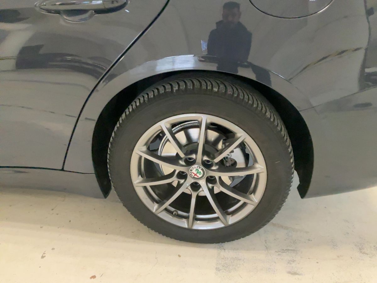 Alfa Romeo 2018 — photo 6