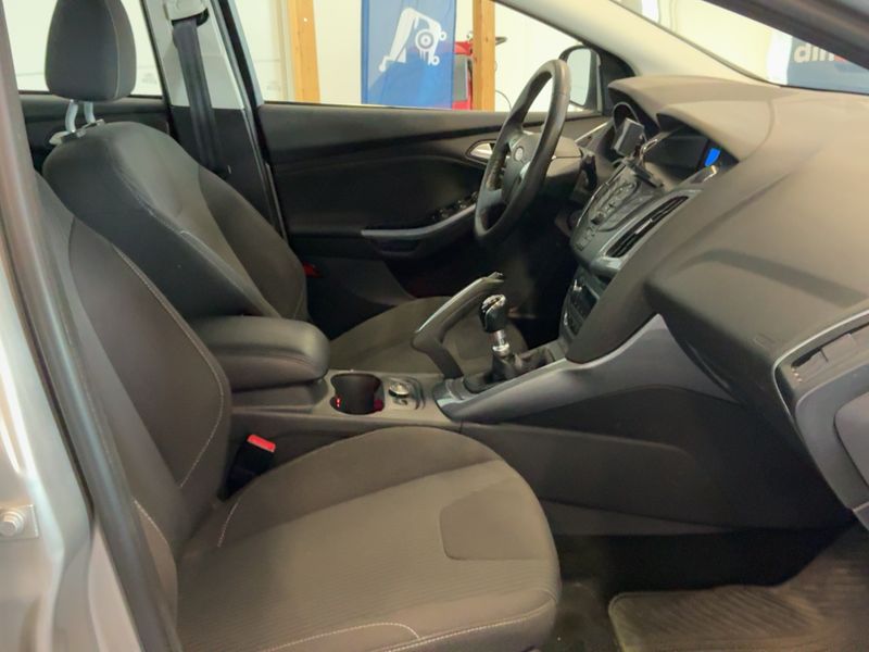 Ford Focus 1.6 TDCi Titanium — zdjęcie 11