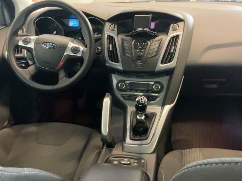 Ford Focus 1.6 TDCi Titanium — zdjęcie 12