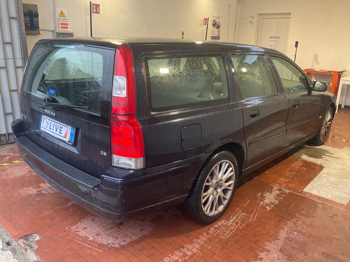 Volvo V70 2.4 D5 Summum