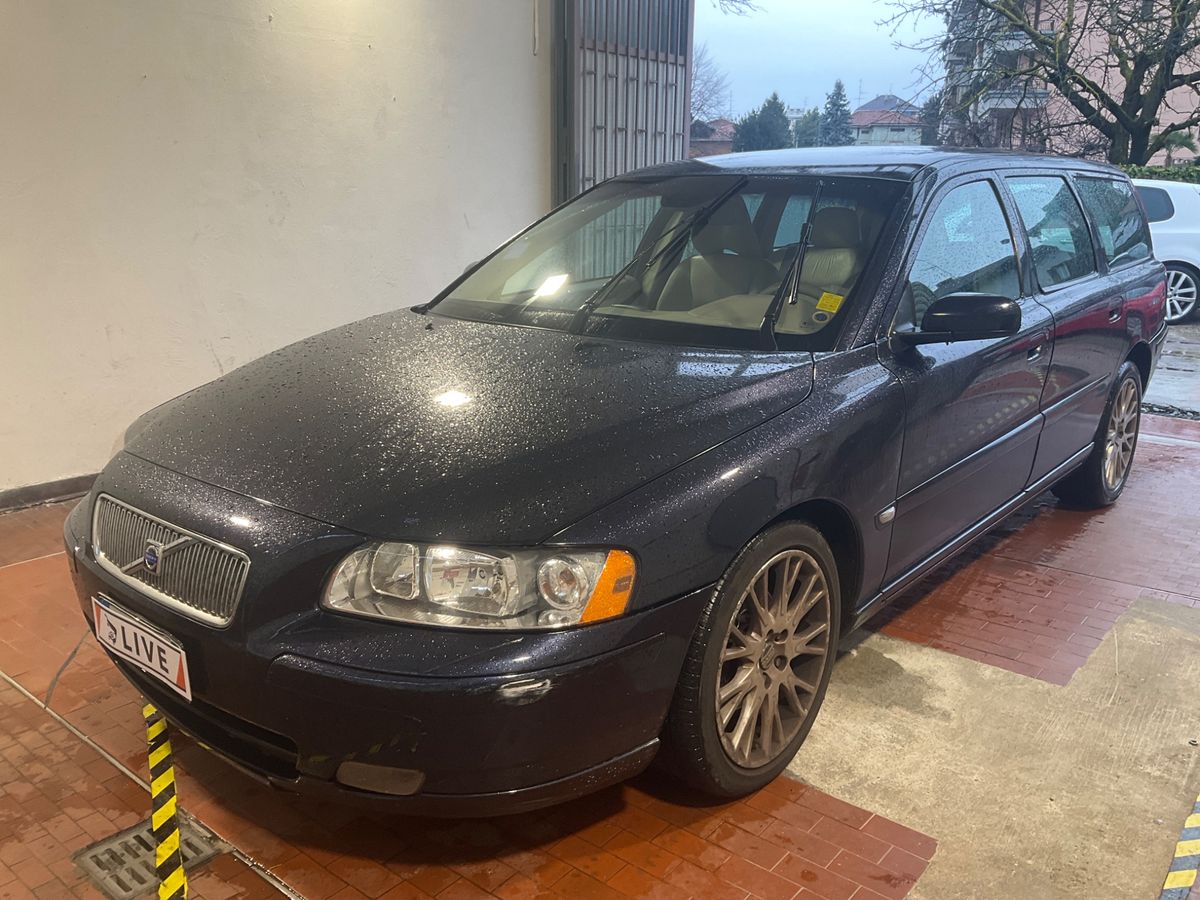 Volvo V70 2.4 D5 Summum