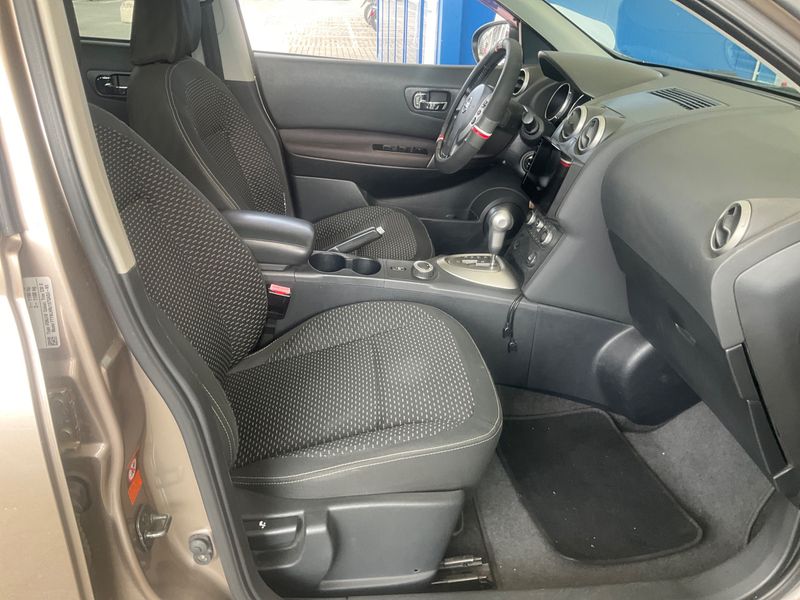 Nissan Qashqai 2.0 dCi N-Tec 4x4 2010 – снимка 3