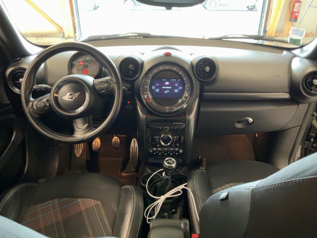 MINI Paceman 2016 — photo 18