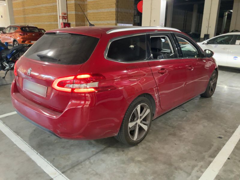 Peugeot 308 1.5 Blue-HDi Allure — zdjęcie 6