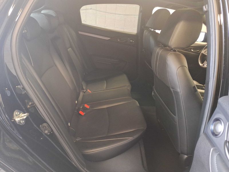Honda Civic 1.0 VTEC Executive Premium — zdjęcie 14
