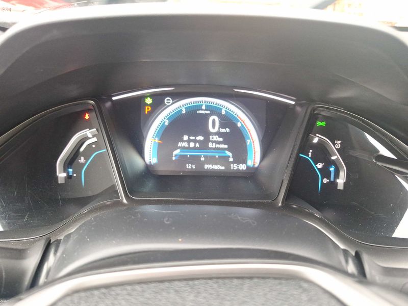 Honda Civic 1.0 VTEC Executive Premium — zdjęcie 12