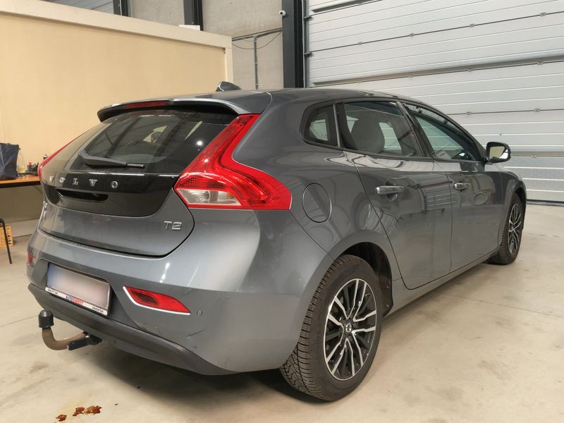 Volvo V40 2.0 T2 Momentum — zdjęcie 6