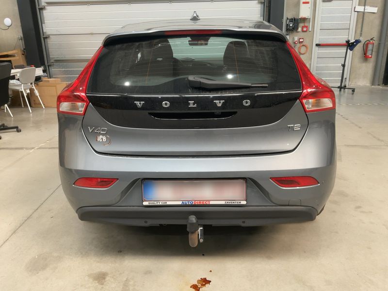 Volvo V40 2.0 T2 Momentum — zdjęcie 5