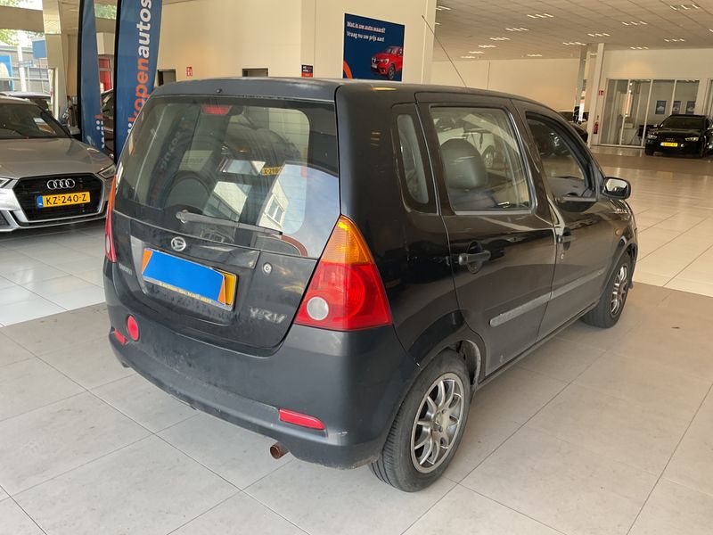 Daihatsu YRV 1.3 Limited — zdjęcie 2