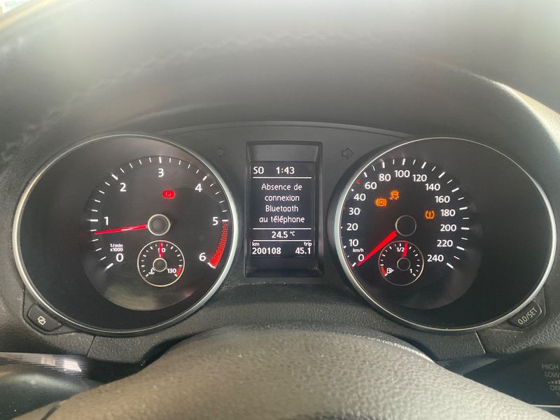 Volkswagen Golf VI 1.6 TDI 2011 – снимка 18