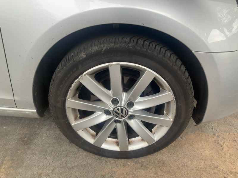 Volkswagen Golf VI 1.6 TDI 2011 – снимка 11