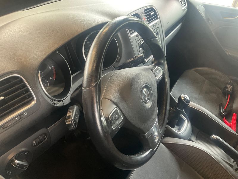 Volkswagen Golf VI 1.6 TDI 2011 – снимка 25