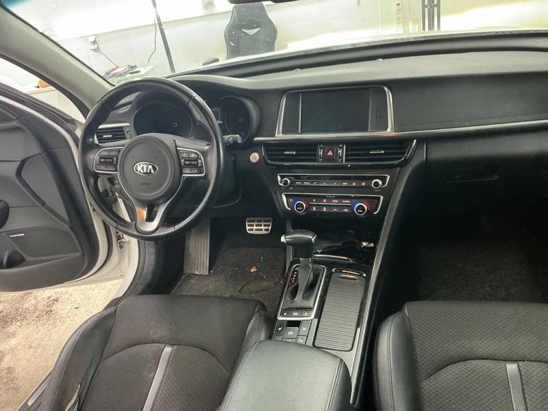 Kia Optima 1.7 CRDi Spirit — zdjęcie 12