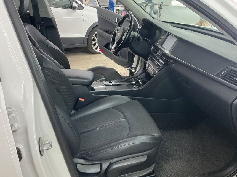 Kia Optima 1.7 CRDi Spirit — zdjęcie 11