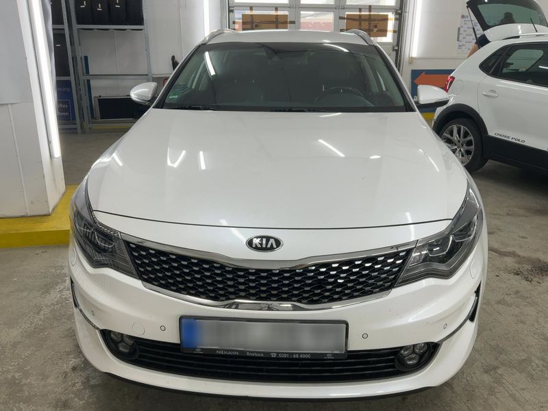 Kia Optima 1.7 CRDi Spirit — zdjęcie 9