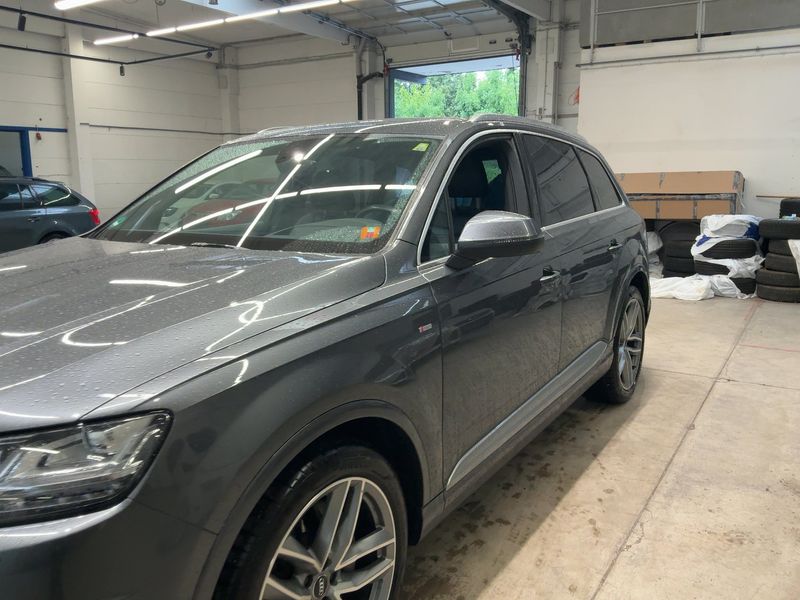 Audi Q7 50 TDI quattro — zdjęcie 2
