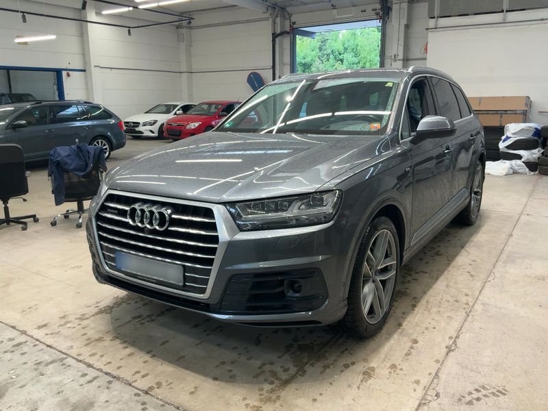 Audi Q7 50 TDI quattro — zdjęcie 1