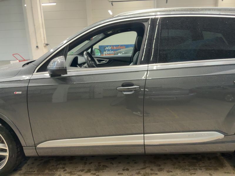 Audi Q7 50 TDI quattro — zdjęcie 4